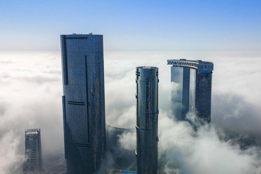 Cozy 1Br In Iconic Tower Apartman Abu Dzabi Kültér fotó