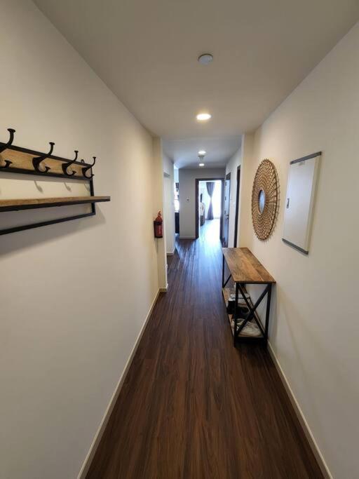 Cozy 1Br In Iconic Tower Apartman Abu Dzabi Kültér fotó