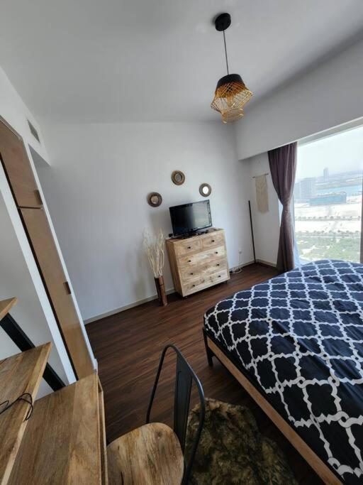 Cozy 1Br In Iconic Tower Apartman Abu Dzabi Kültér fotó