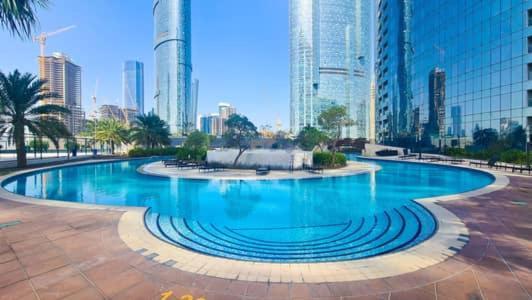 Cozy 1Br In Iconic Tower Apartman Abu Dzabi Kültér fotó